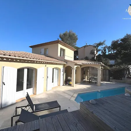 6 Personnes Avec Piscine Privee Villa