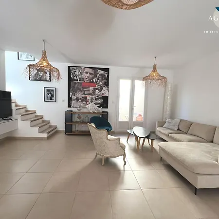6 Personnes Avec Piscine Privee Vila *